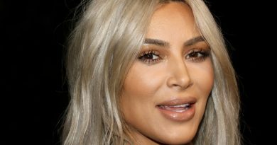 Kim Kardashian Struggles To Walk Up Stairs In Dolce & Gabbana Dress