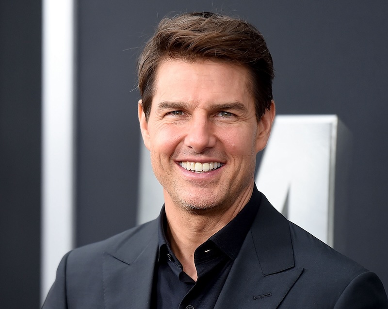 Tom Cruise Gets Top U.S Navy Honor For Boosting The Military In Film